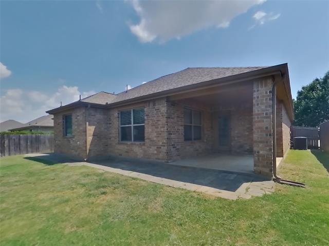 Building Photo - 332 Valley Dr