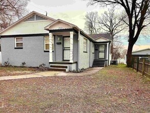 Building Photo - 2117 W 19th St