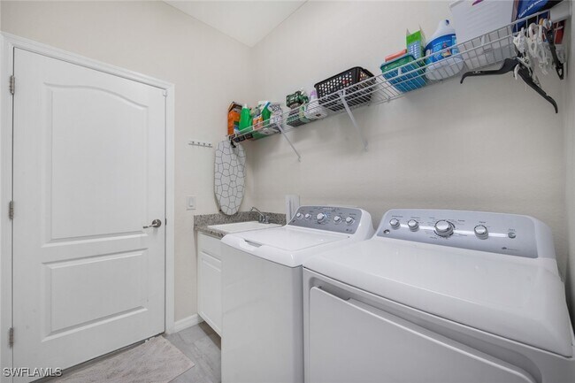 Building Photo - 11873 Hickory Estate Cir