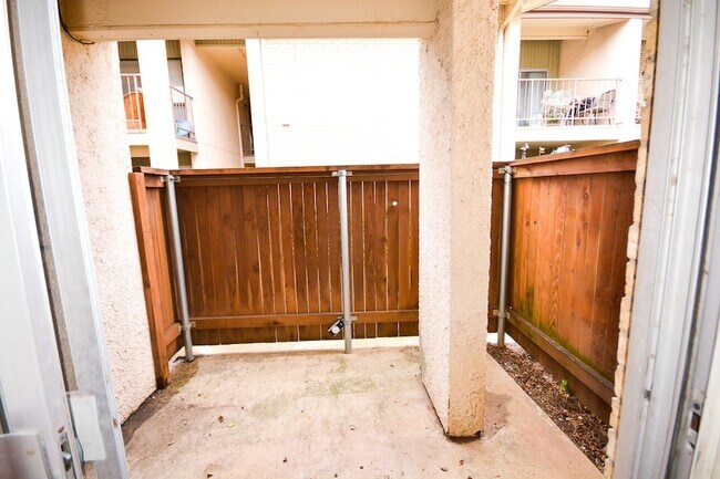 Building Photo - 12816 Midway Rd