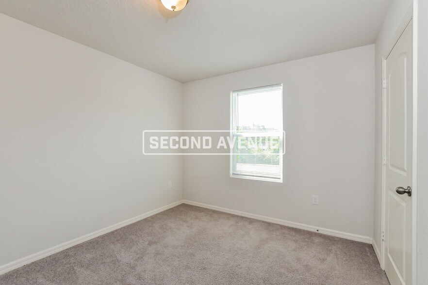 Building Photo - 41 Raemoor Dr