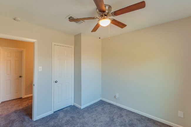 Building Photo - 2 BEDROOM/2 BATH FABULOUS LOCATION AT THE DESIRABLE ENERGY CORRIDOR