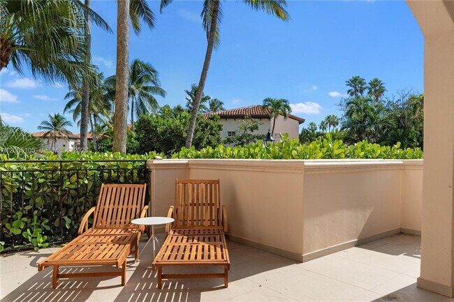 Building Photo - 19216 Fisher Island Dr