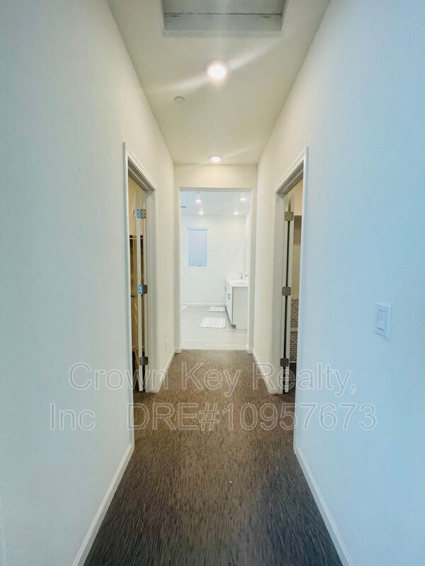 Building Photo - 6425 Dan Havicus Dr