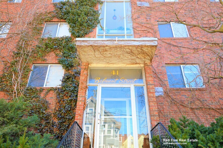 Building Photo - 35 Belmont St