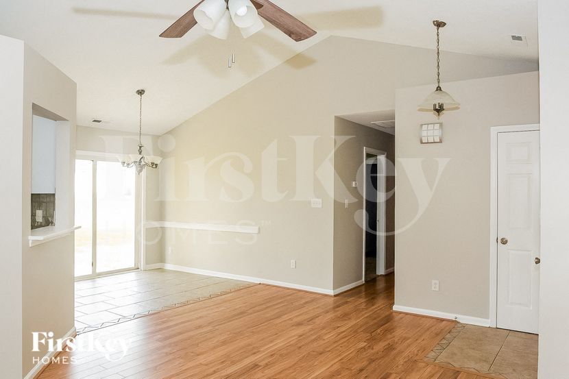 Building Photo - 4685 Falcon Chase Dr SW