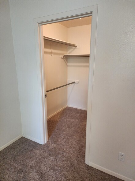 Building Photo - 1141 Woodlands Park Dr