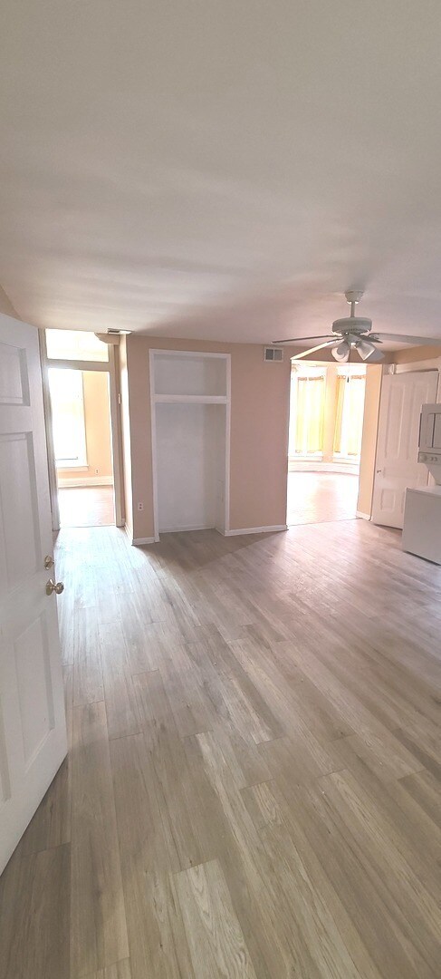 Building Photo - 1332 W 18th St