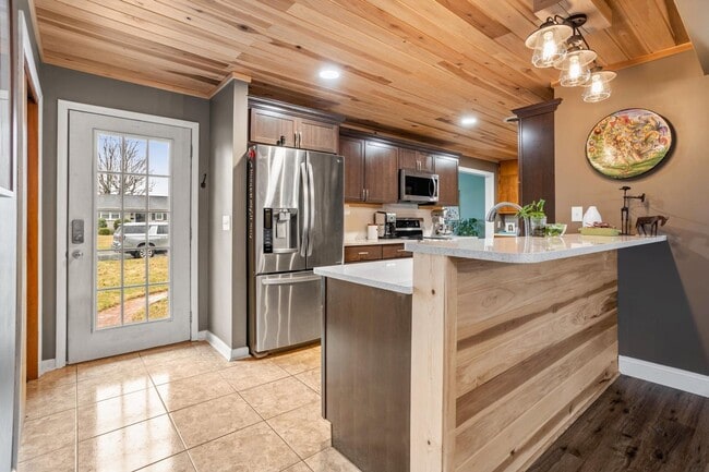 Building Photo - 3 Bedroom / 2.5 Bath Home ? Johnson City, TN