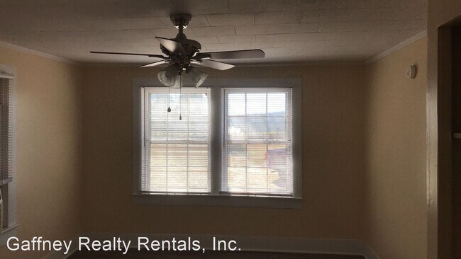 Building Photo - 1 br, 1 bath House - 622 Asbury Road