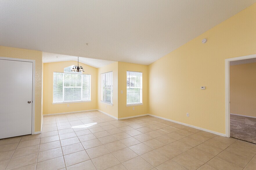 Building Photo - 2208 Antigua Pl
