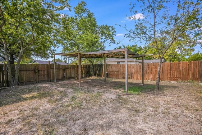 Building Photo - 301 Fawnfield Dr