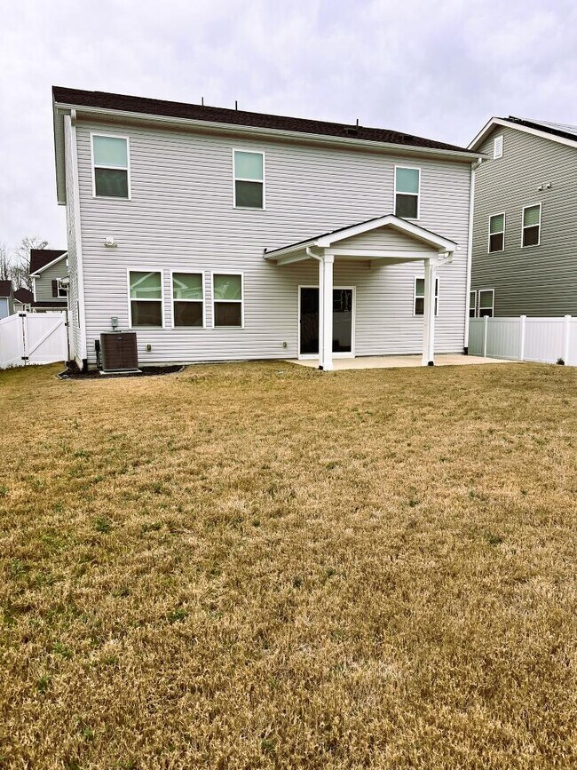 Building Photo - 146 Willow Grove Ln