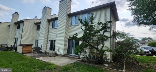 Building Photo - 82 Chatham Ct