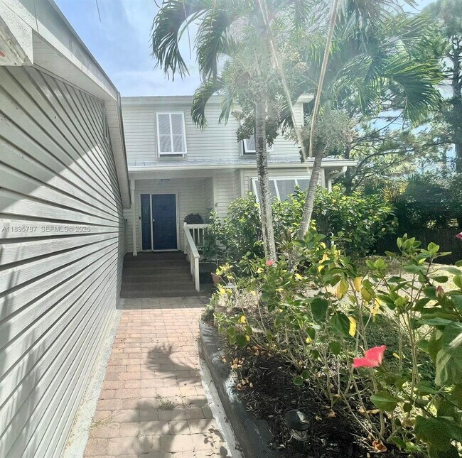 Building Photo - 4700 Regina Dr