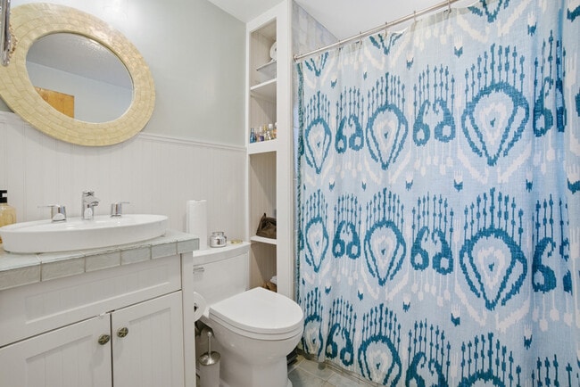 Building Photo - 405 Farrell St