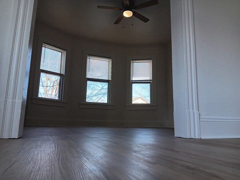 Building Photo - 536 Harrison Ave