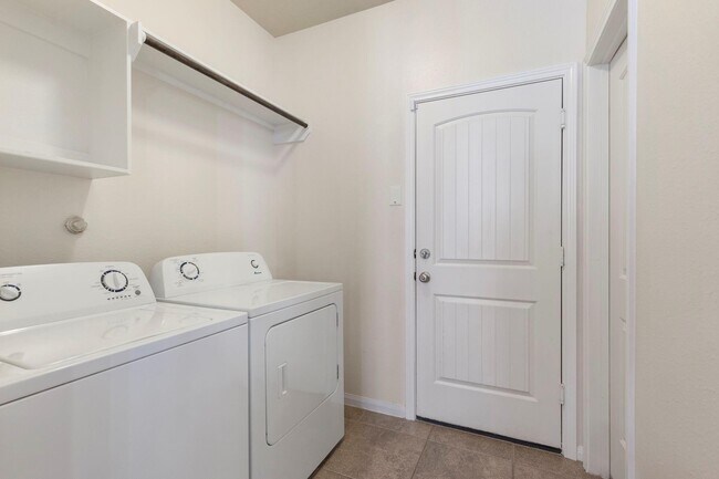 Building Photo - 30618 Lavender Trace Dr