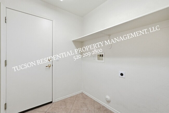 Building Photo - 2440 N Creek Vista Dr