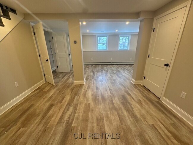 Building Photo - 108 Trimount Ave