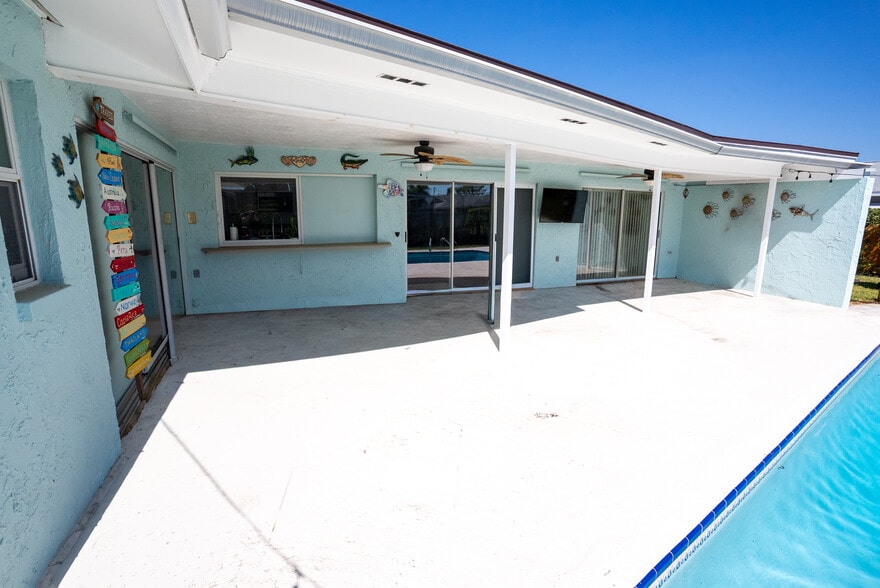 Building Photo - 8679 Merrimoor Blvd