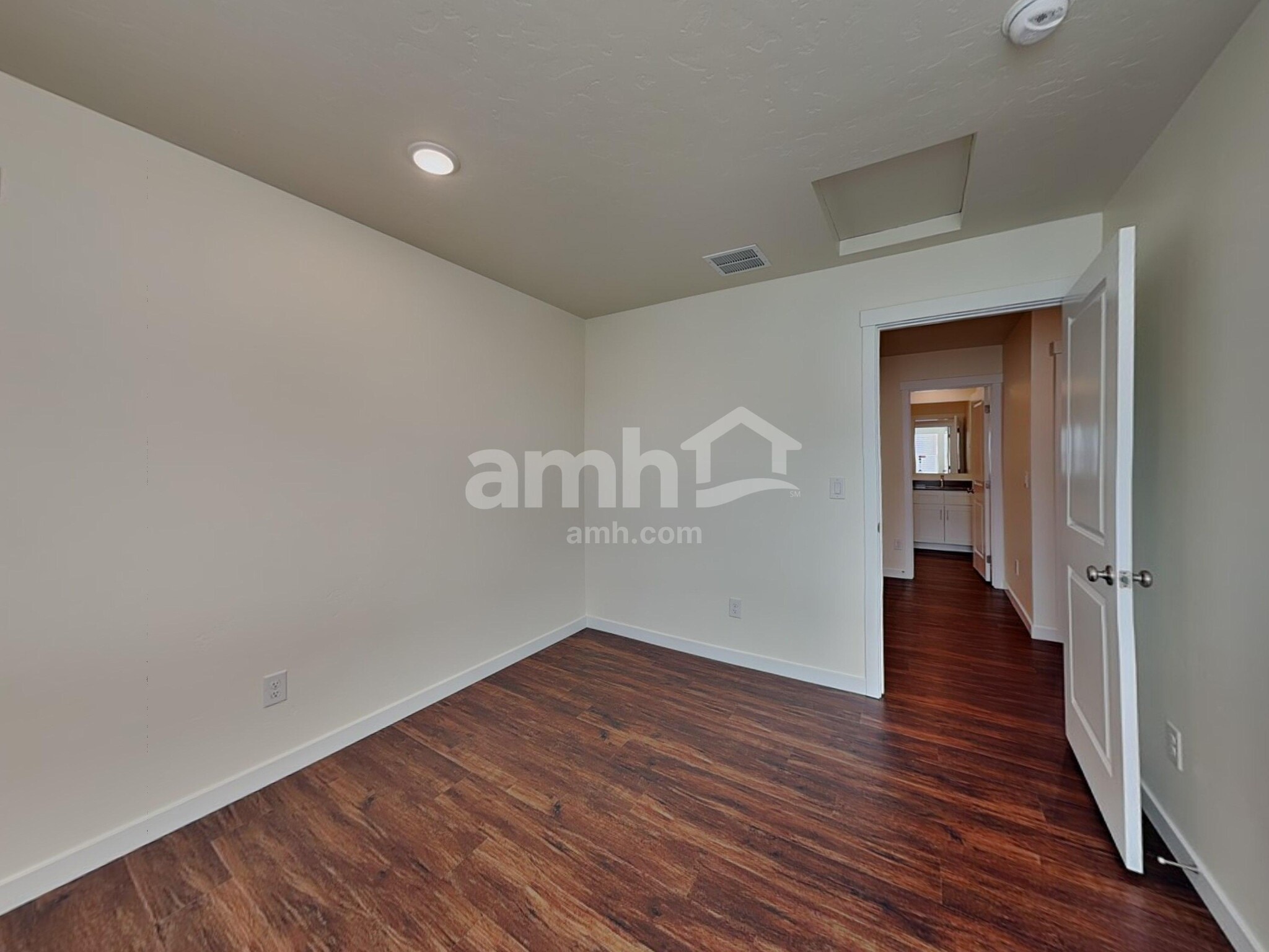 Building Photo - 9508 W Shumard St