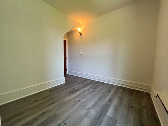 Building Photo - 412 Chestnut St