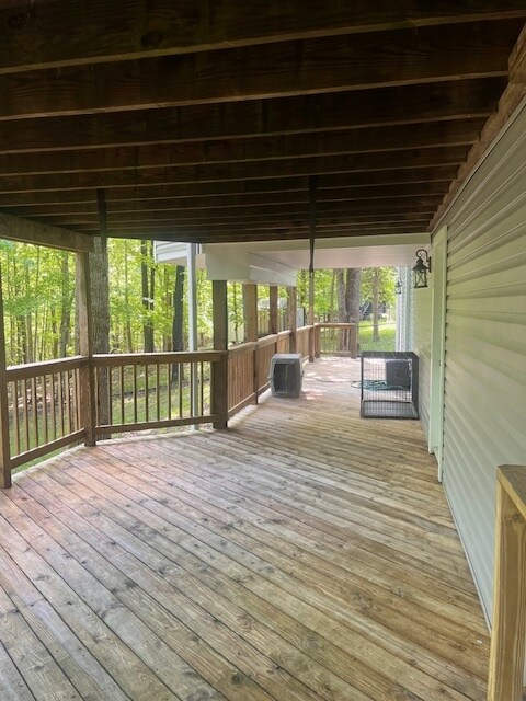 Building Photo - 102 Pineland Ln