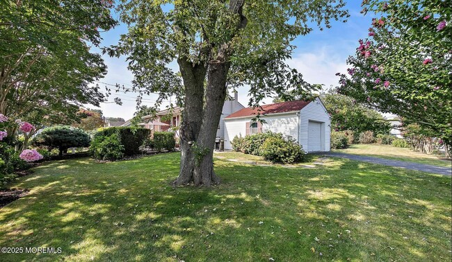 Building Photo - 120 Hulick Pl