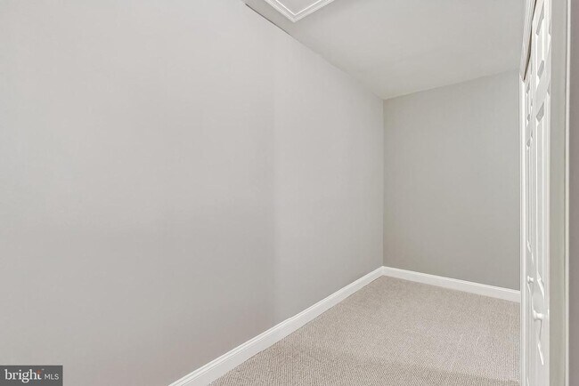 Building Photo - 605 Fair Winds Way