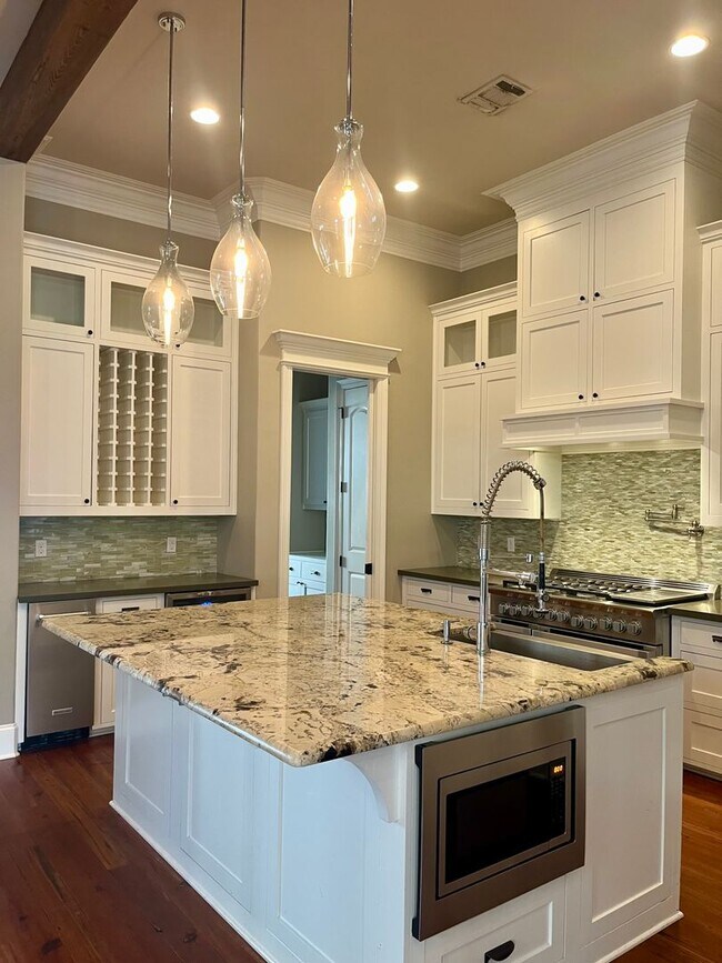 Building Photo - Beautiful Home in Rouzan of Southdowns neighborhood!