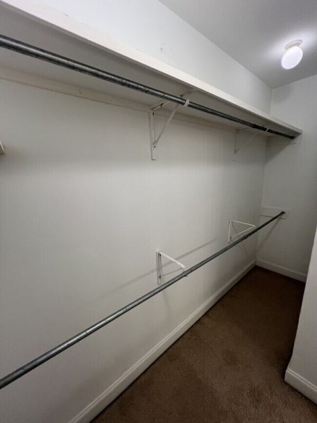 Building Photo - Charming 3-bedroom 2-bathroom in South Burbank Neighborhood!