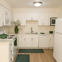 Building Photo - *!~!* WoW *!~!* Absolutely STUNNING Pet Friendly Remodeled 2 Bed Apt. *!~!* wOw *!~!*