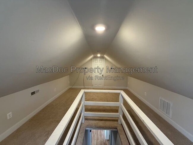 Building Photo - 163 Bend Farm Rd