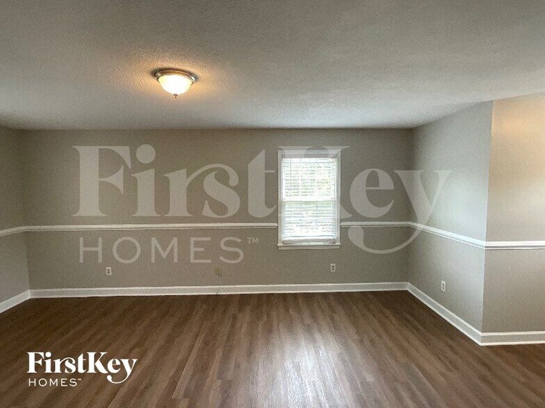 Building Photo - 6004 Stone Bluff Dr