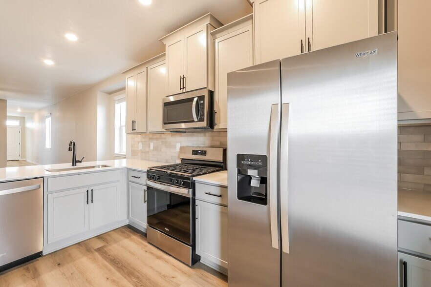 Building Photo - 9476 Yampa Ct