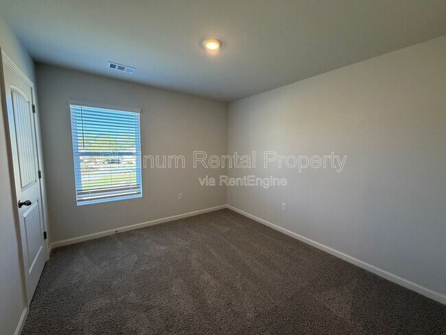 Building Photo - 46 Rustin Rdg