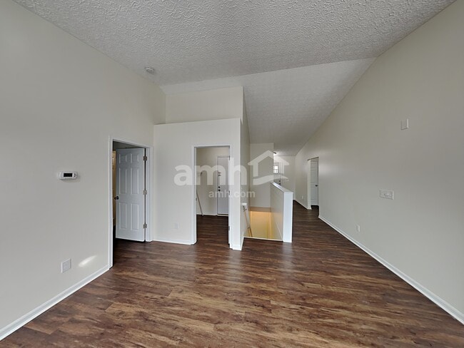 Building Photo - 5889 Westbend Dr
