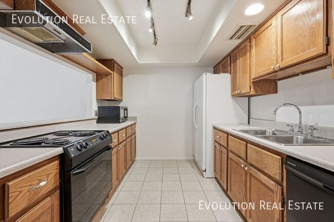 Building Photo - 2329 N Recker Rd