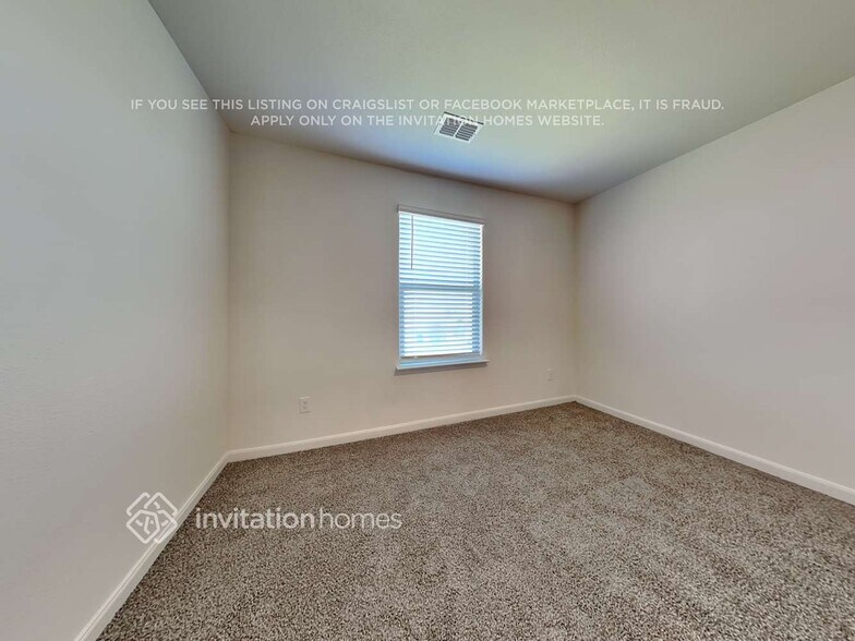 Building Photo - 3041 Chico Dr
