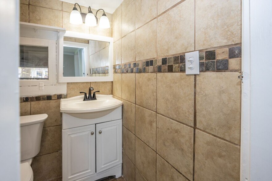 Building Photo - 3012 E Minnesota St