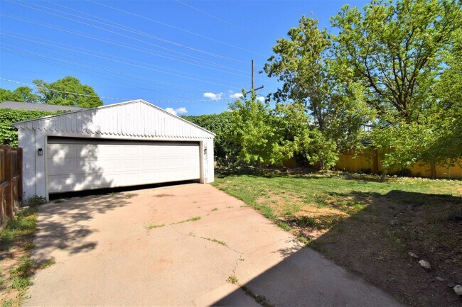 Building Photo - Cute 3 Bed 2 Bath Home in Sugarhouse!!!