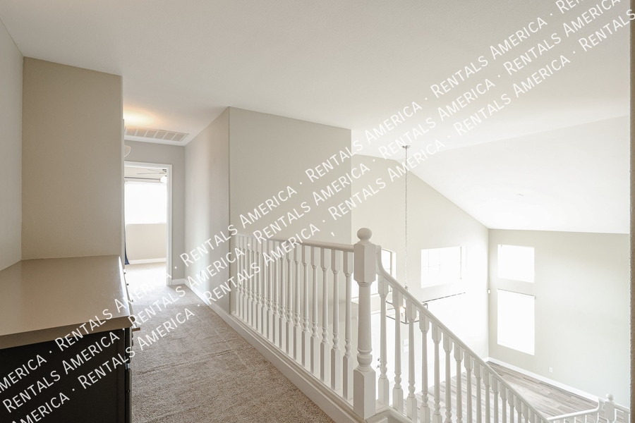 Building Photo - 2305 E Cherry Hills Pl