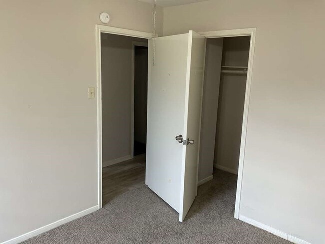 Building Photo - 117 Bastrop St