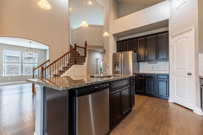 Building Photo - 27462 Paraiso Sands