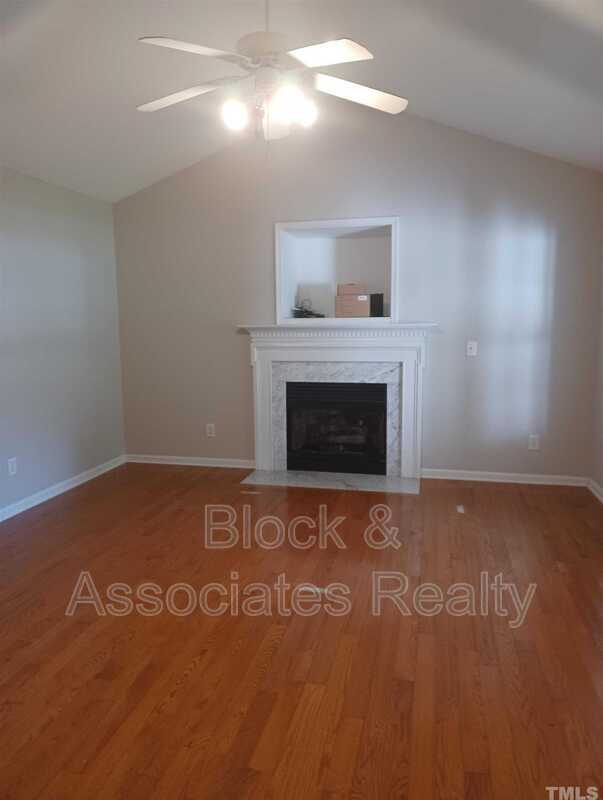 Building Photo - 240 Beaver Ridge Dr