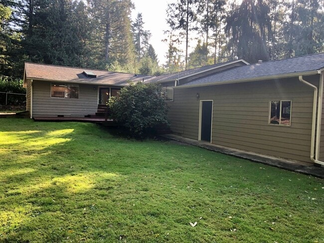 Building Photo - Charming 3 Bedroom in Cottage Lake