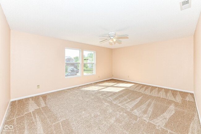 Building Photo - 1155 Redwood Dr