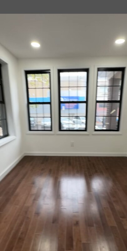 Building Photo - 77 E 37th St