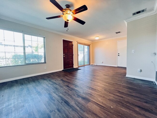 Building Photo - Santee 2 Bedroom Tamberly Townhouse for Rent
